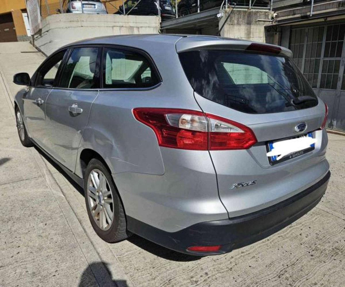 Ford Focus Station Wagon 2.0 TDCi 115 CV Powershift SW (8)
