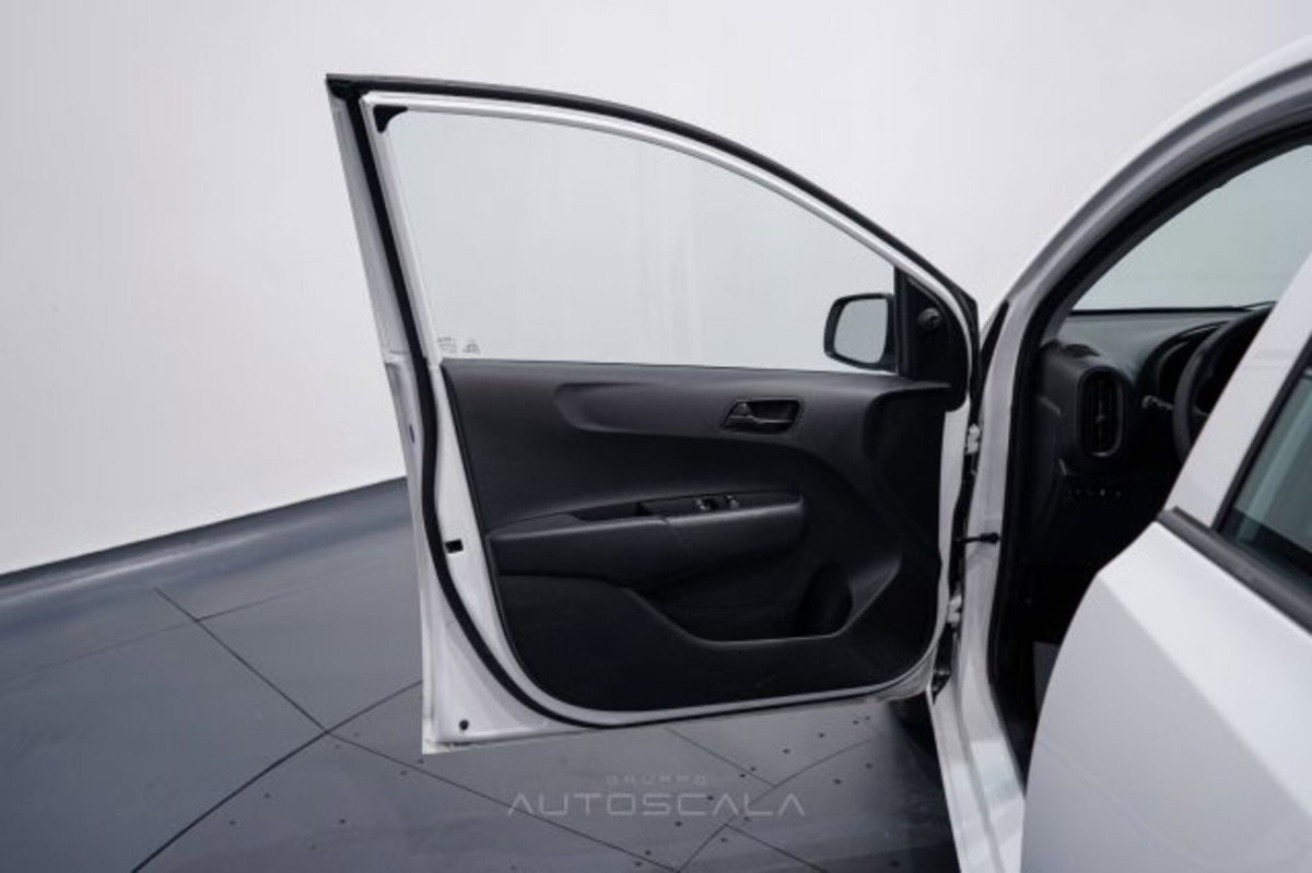 Kia Picanto 1.0 12V 5 porte Active (9)