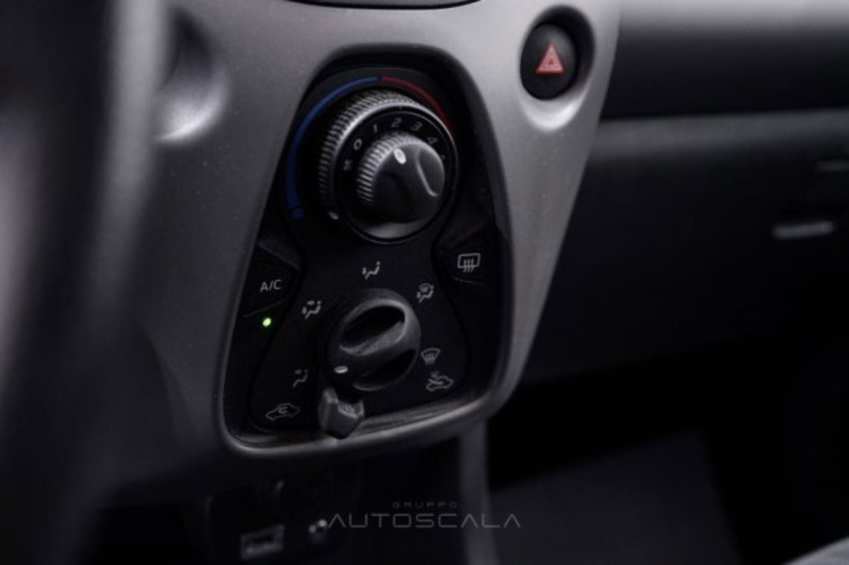 Peugeot 108 72 5 porte Active (14)