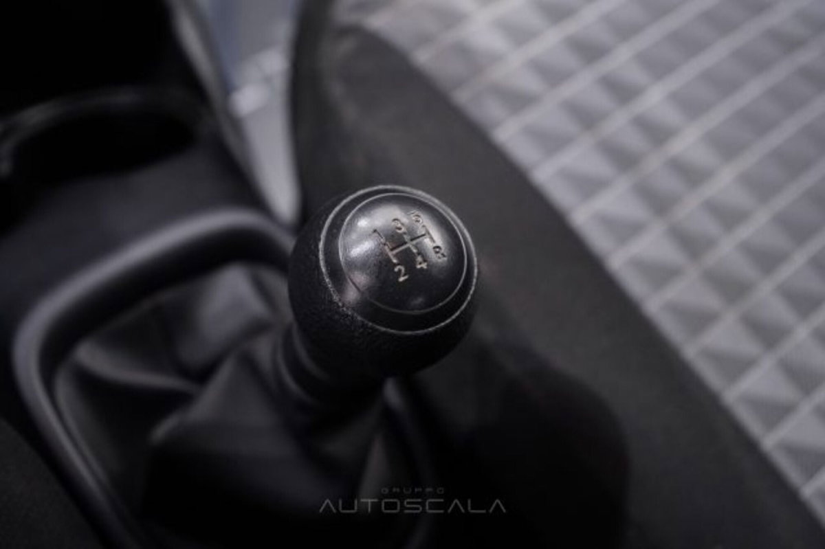 Peugeot 108 72 5 porte Active (15)