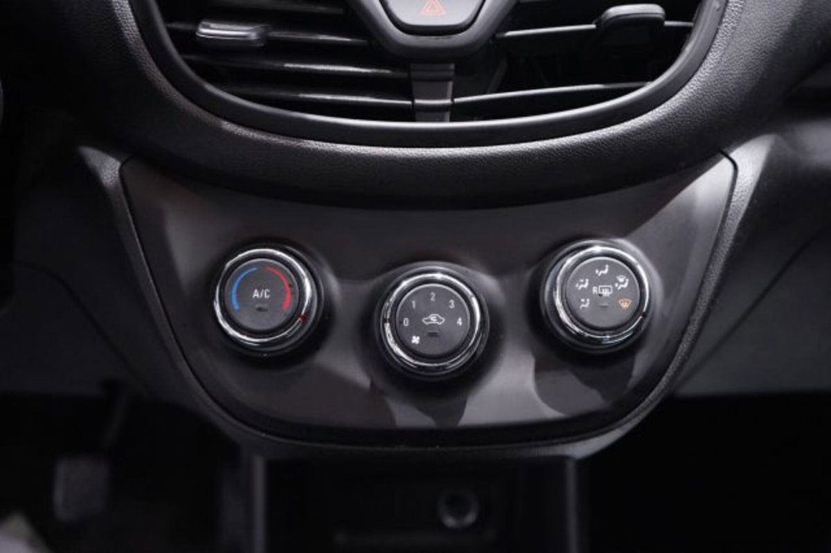 Opel Karl 1.0 75 CV Advance (13)
