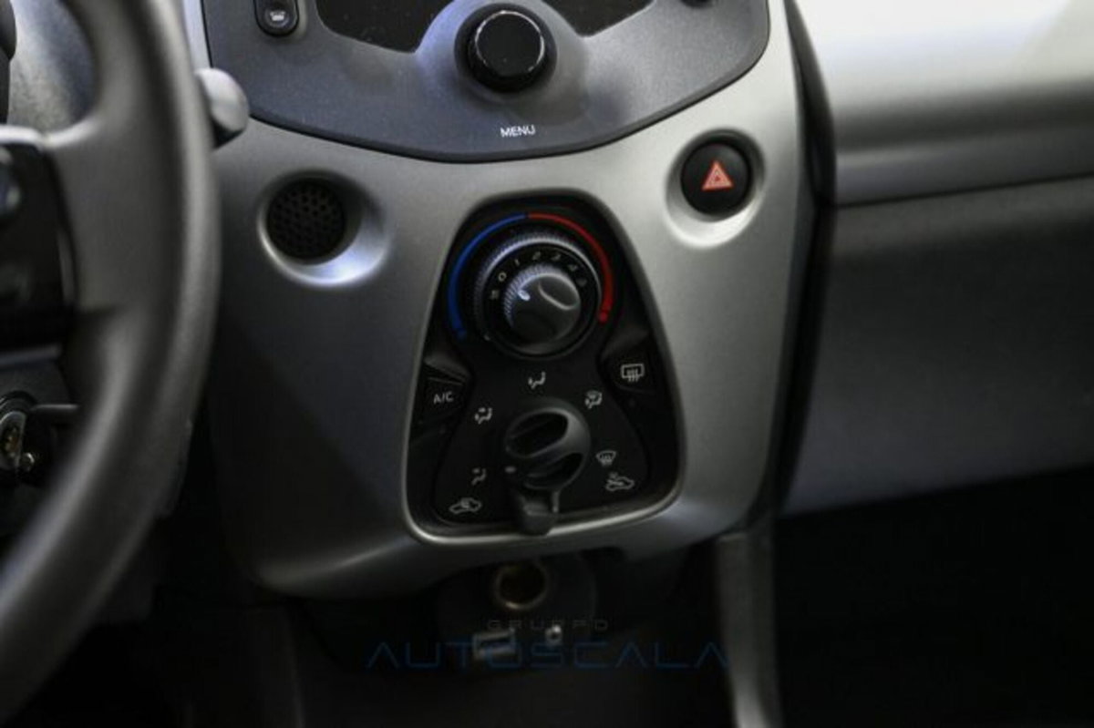 Peugeot 108 72 5 porte Active (12)