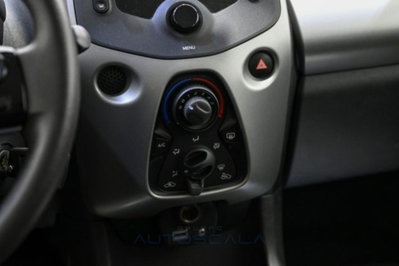Peugeot 108 72 5 porte Active (12)