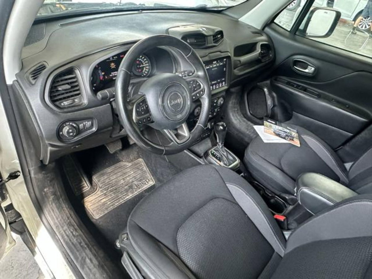 Jeep Renegade 1.3 T4 190CV PHEV 4xe AT6 Limited (12)