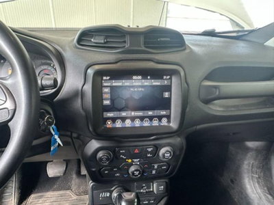 Jeep Renegade 1.3 T4 190CV PHEV 4xe AT6 Limited (14)