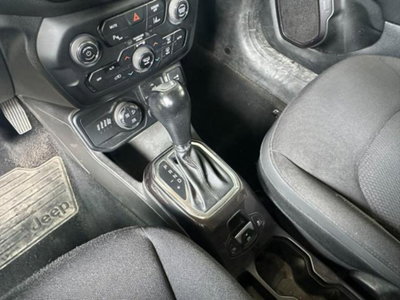 Jeep Renegade 1.3 T4 190CV PHEV 4xe AT6 Limited (15)