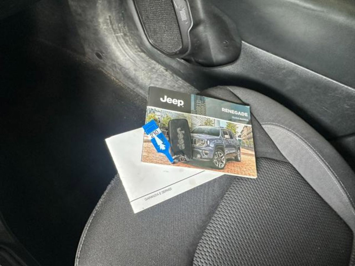 Jeep Renegade 1.3 T4 190CV PHEV 4xe AT6 Limited (16)