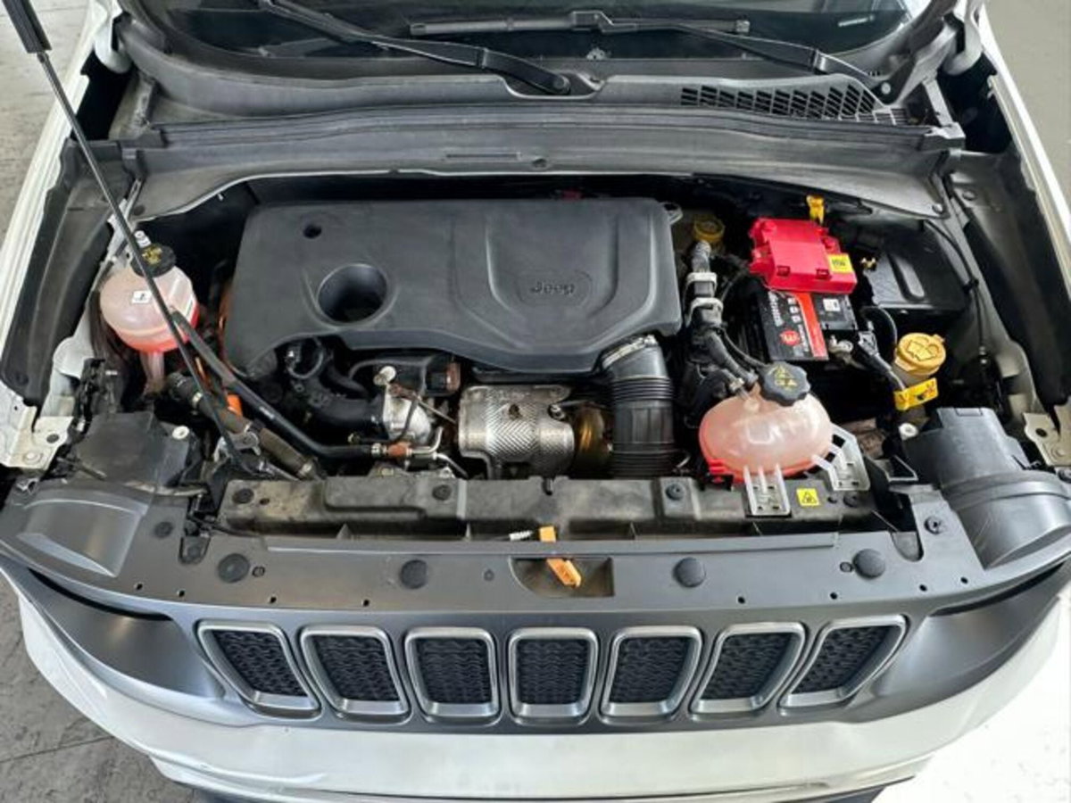 Jeep Renegade 1.3 T4 190CV PHEV 4xe AT6 Limited (9)