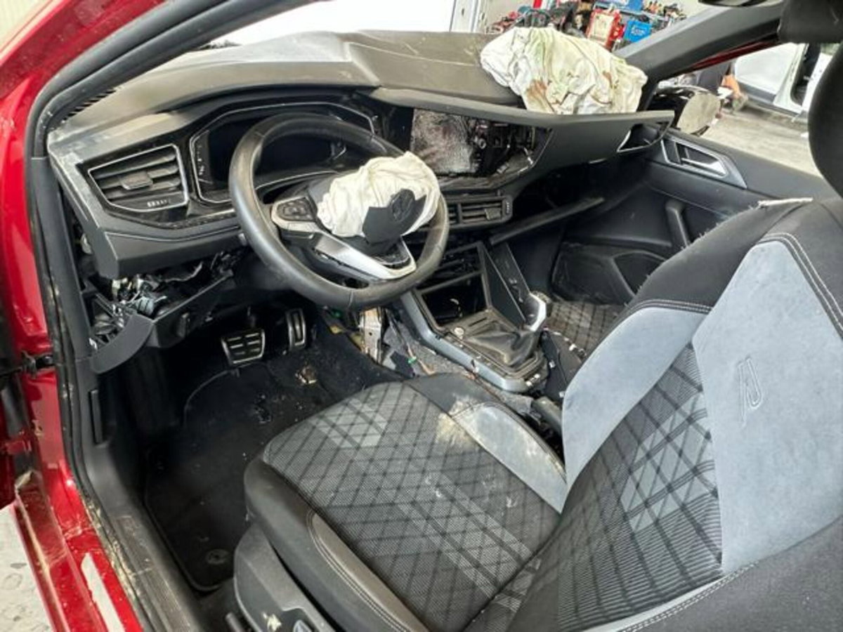 Volkswagen Taigo 1.0 tsi R-Line 115cv dsg (14)