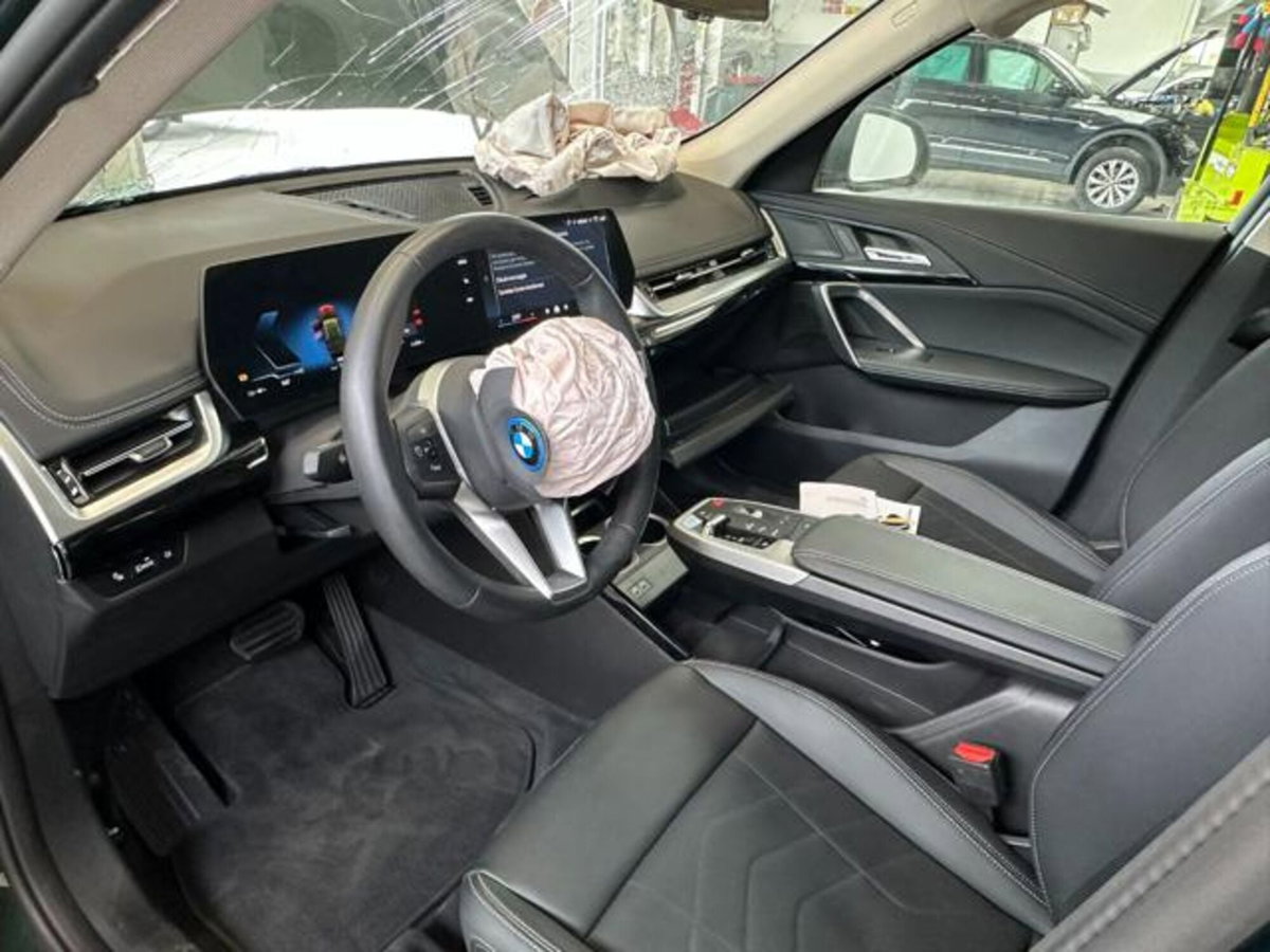 BMW iX1 edrive 20 Special Edition (13)