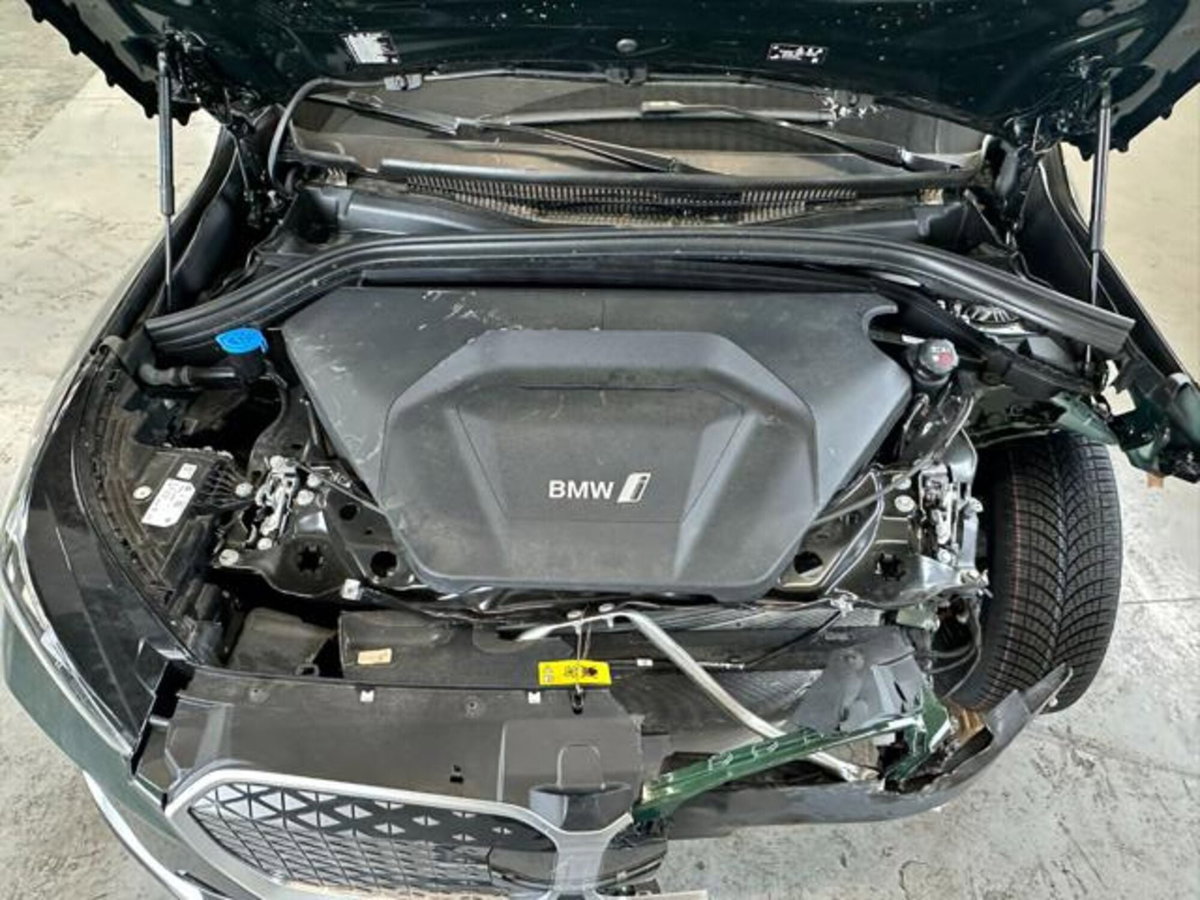 BMW iX1 edrive 20 Special Edition (9)