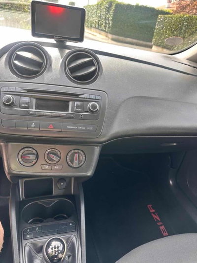 SEAT Ibiza 1.2 70 CV 5 porte Business High (18)