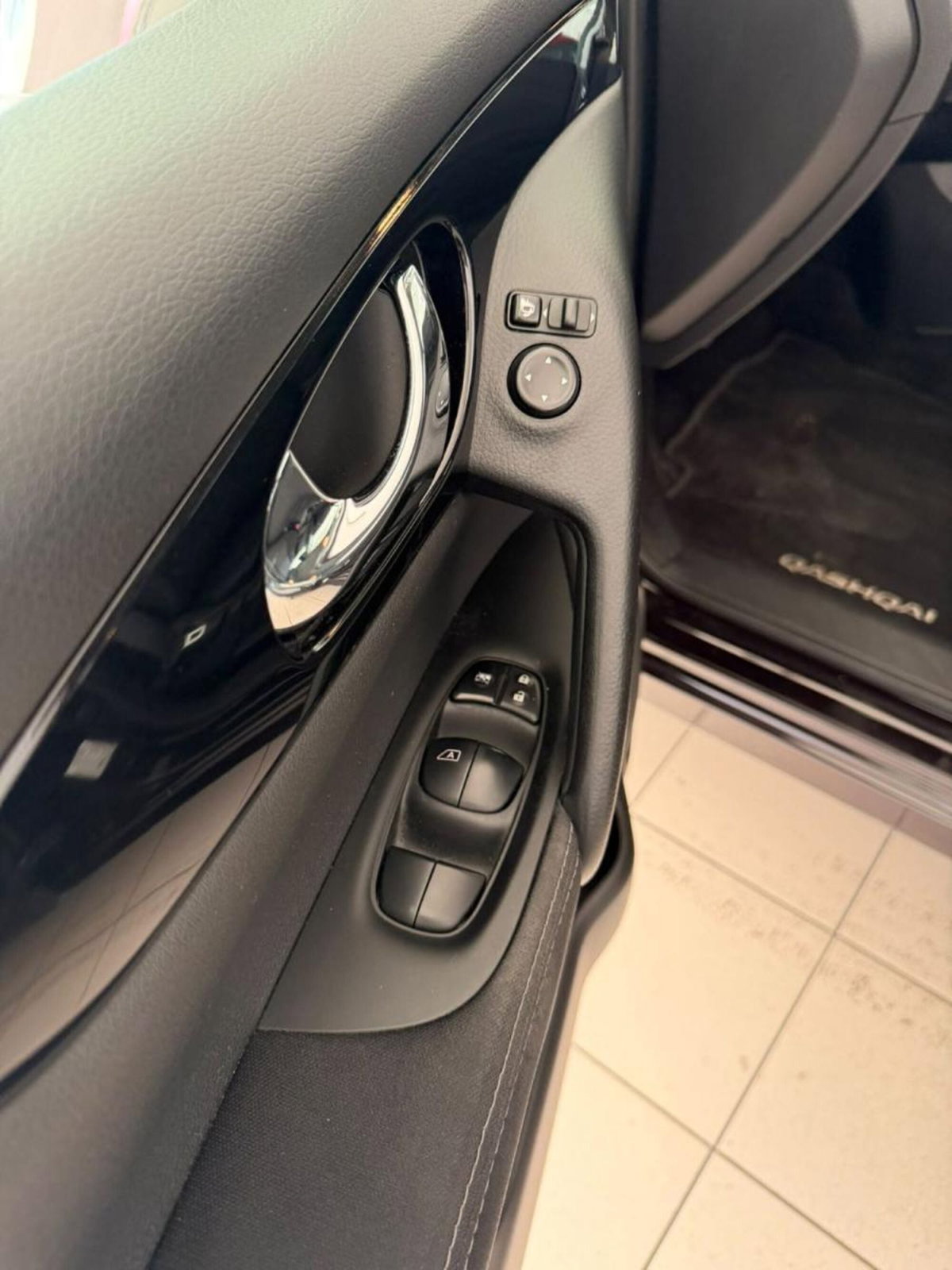 Nissan Qashqai 1.6 dCi 2WD N-Vision (10)