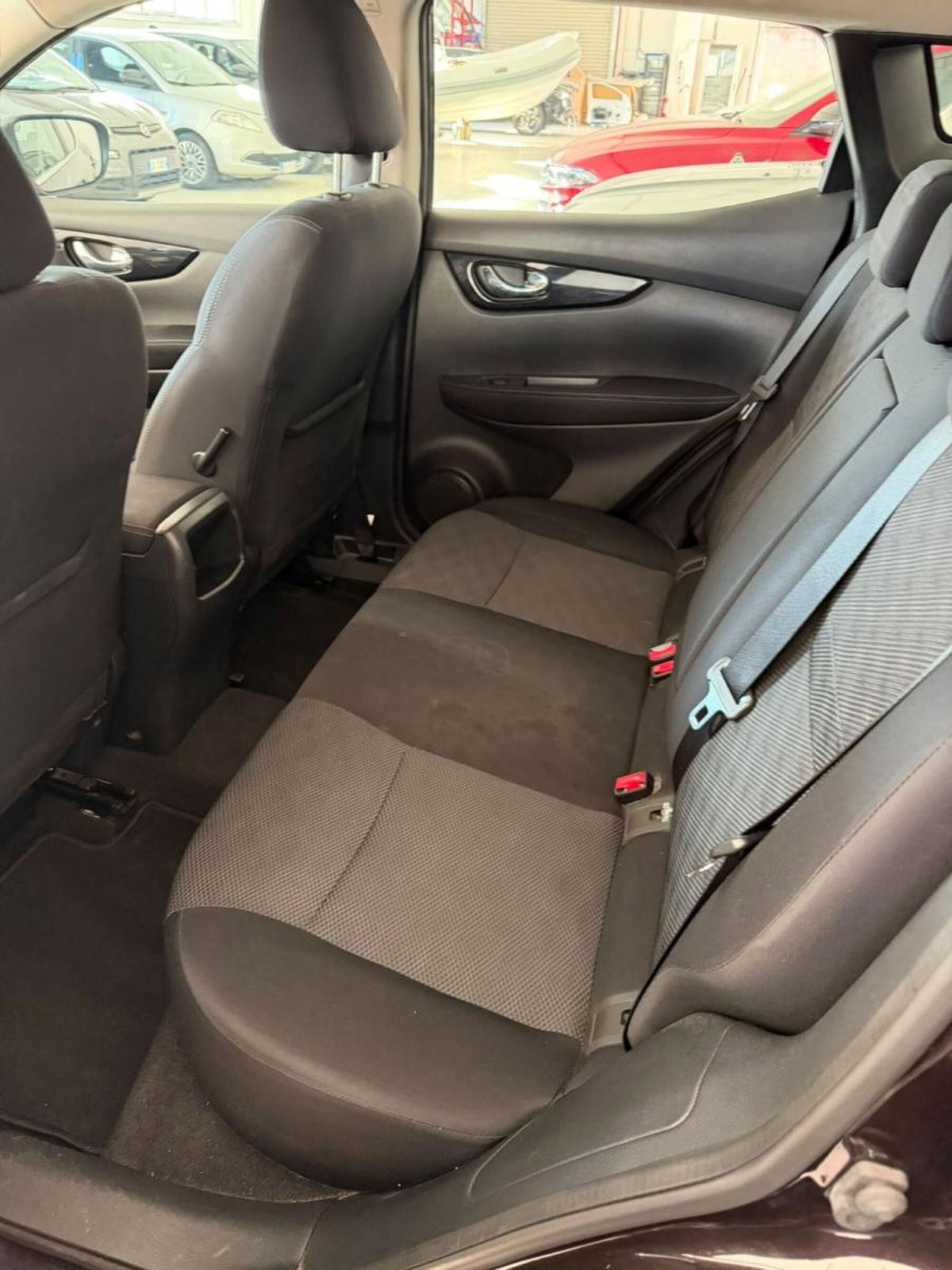 Nissan Qashqai 1.6 dCi 2WD N-Vision (13)