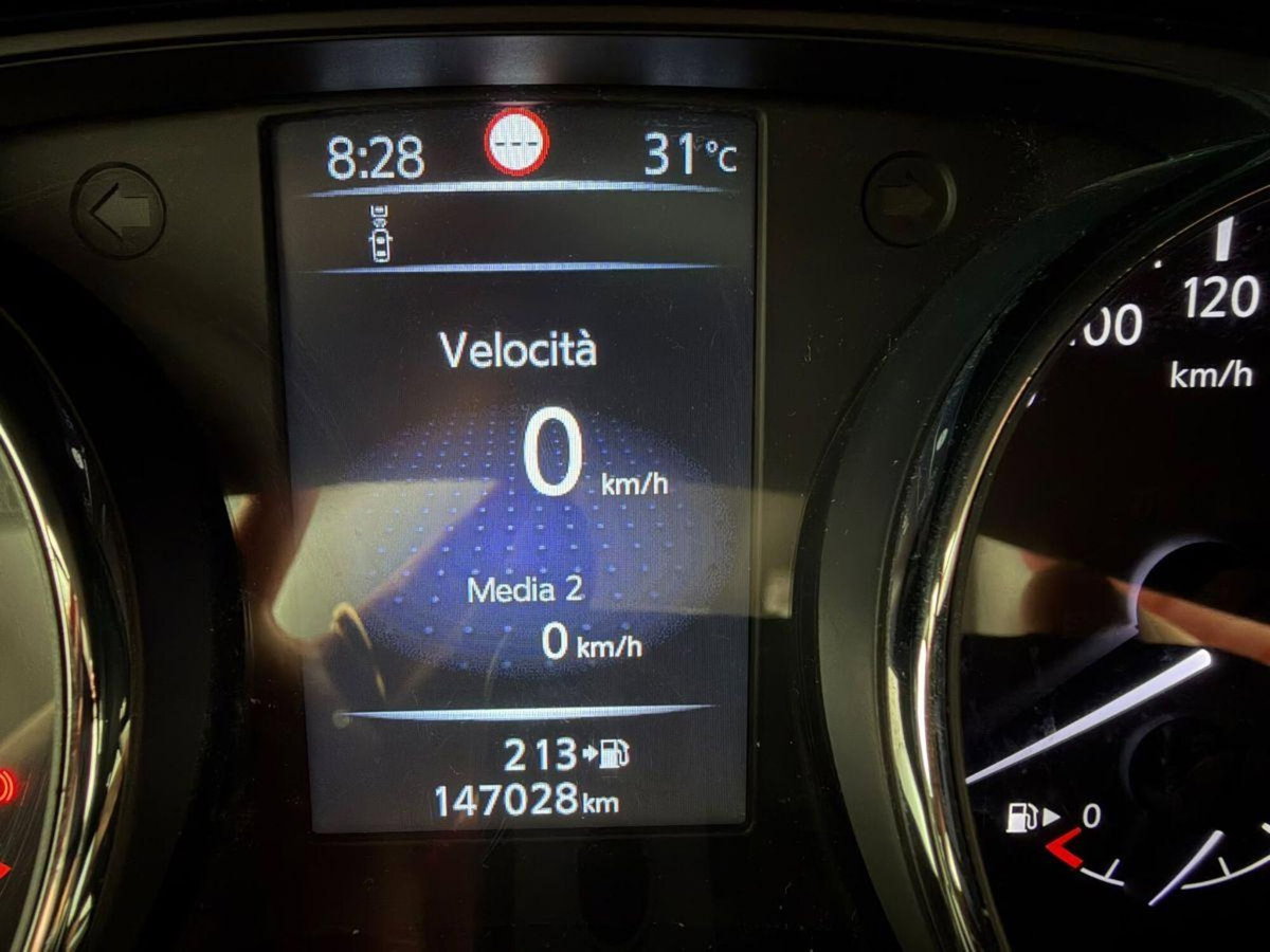Nissan Qashqai 1.6 dCi 2WD N-Vision (9)