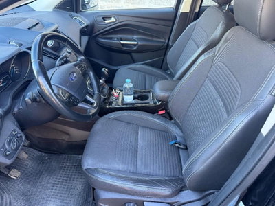 Ford Kuga 1.5 TDCI 120 CV S&S 2WD Titanium (9)
