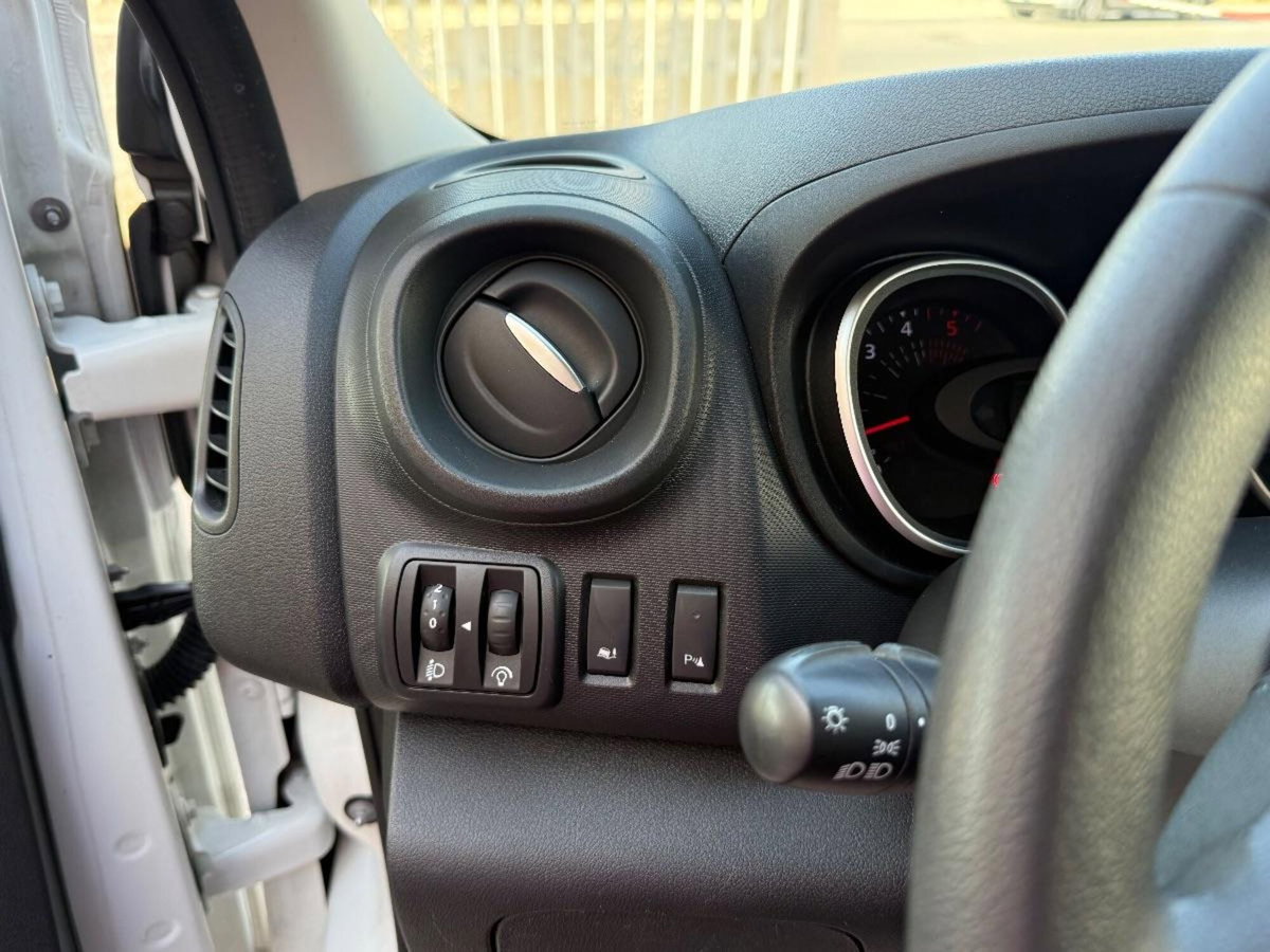 Renault Trafic Furgone T29 2.0 dCi 120CV PC-TN Furgone Ice Plus (10)
