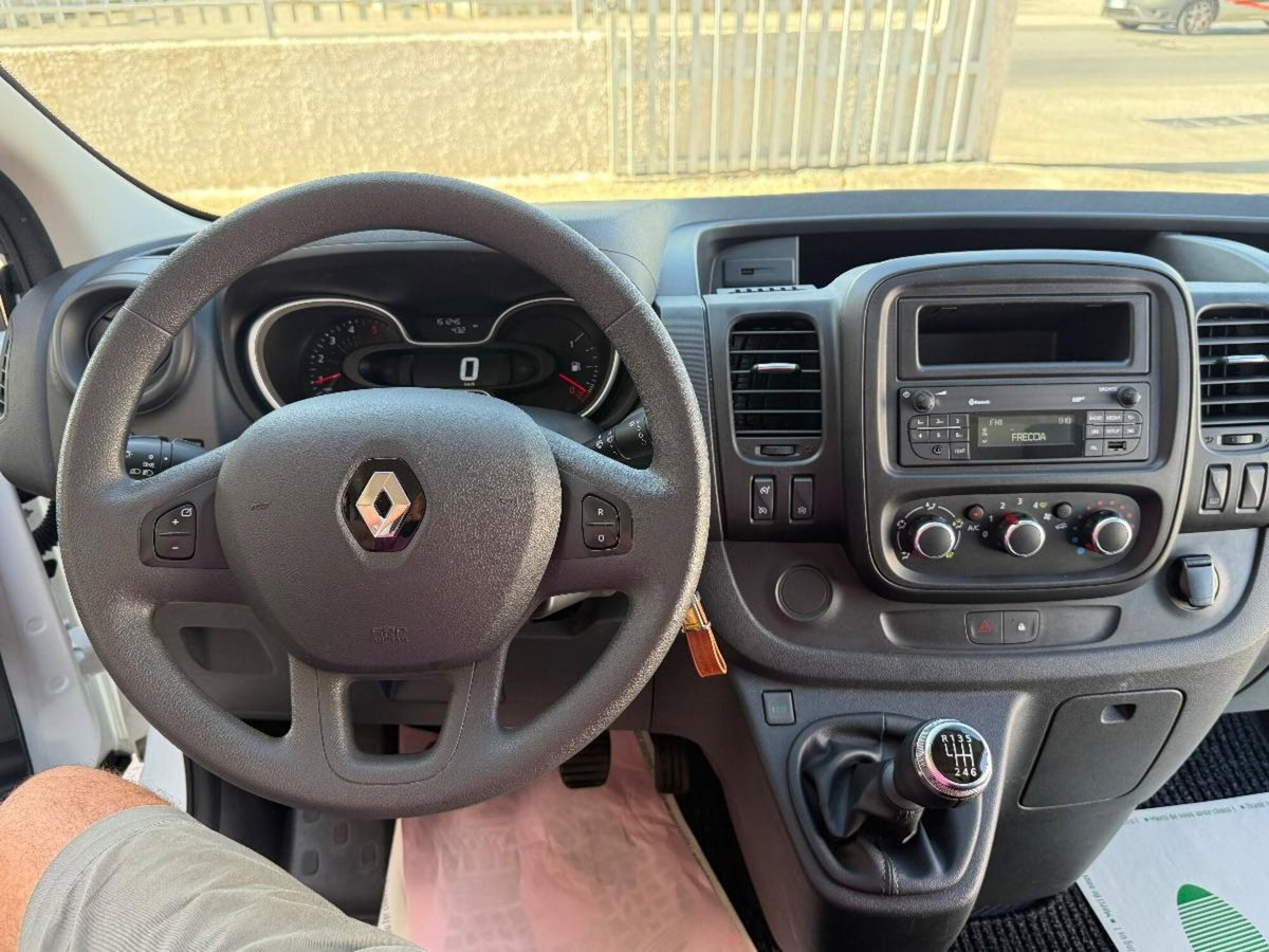 Renault Trafic Furgone T29 2.0 dCi 120CV PC-TN Furgone Ice Plus (17)