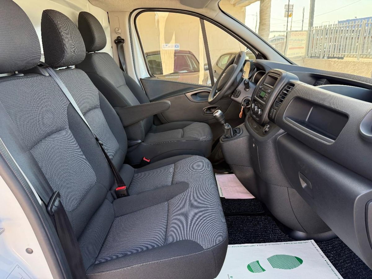 Renault Trafic Furgone T29 2.0 dCi 120CV PC-TN Furgone Ice Plus (20)