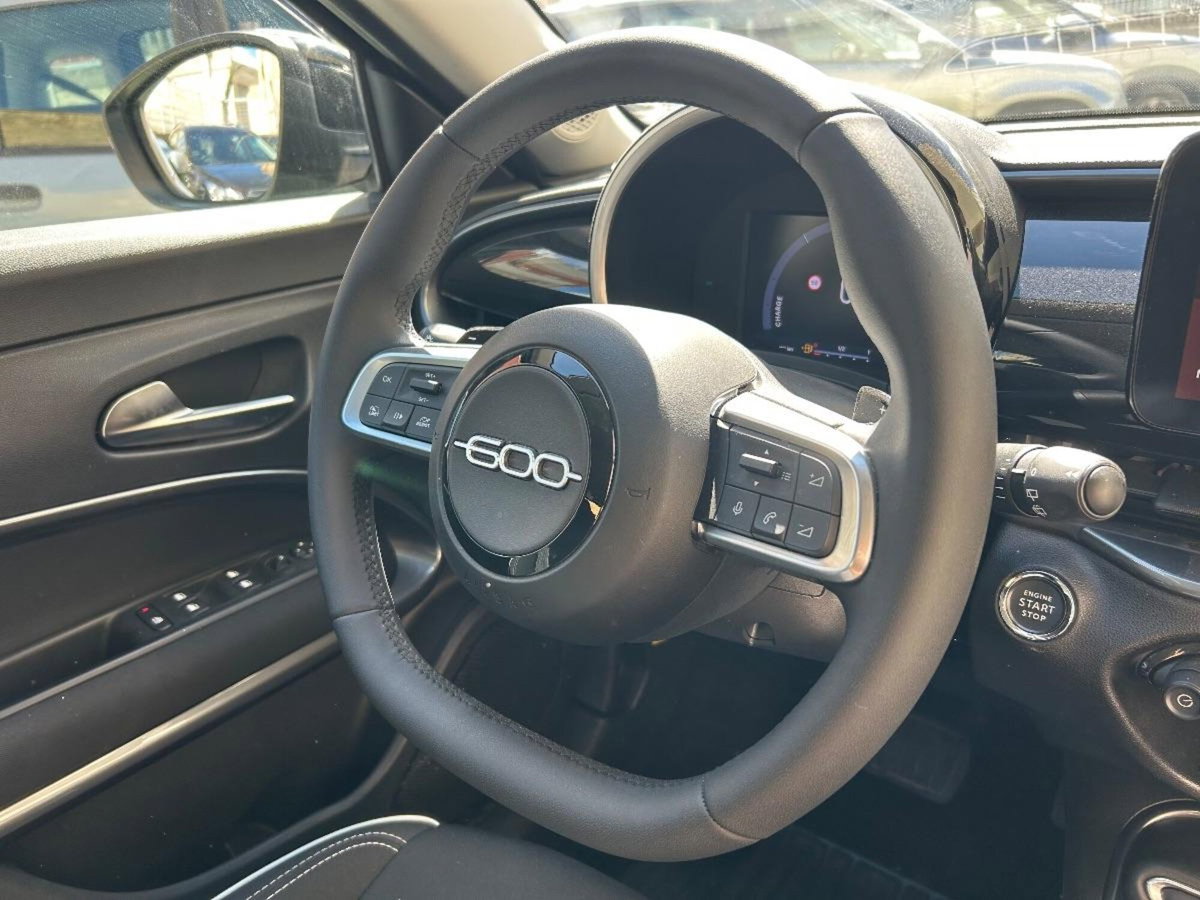 Fiat 600 1.2 hybrid 110cv auto (5)