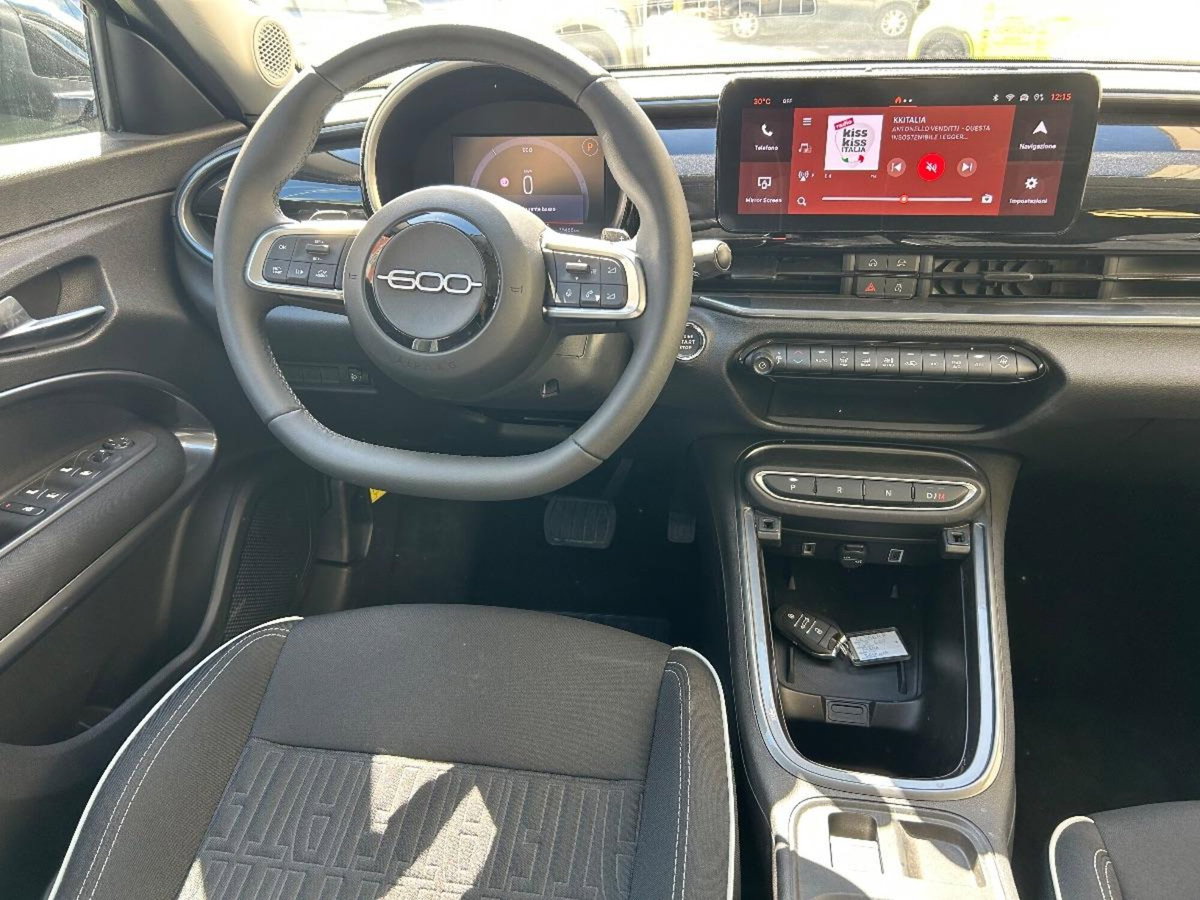 Fiat 600 1.2 hybrid 110cv auto (9)