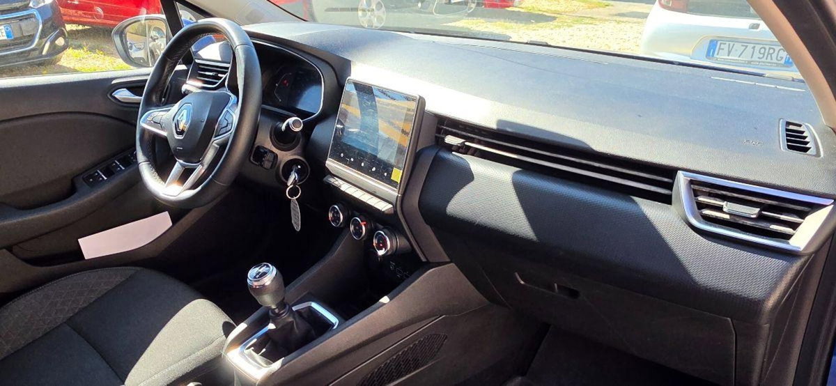 Renault Clio TCe 100 CV 5 porte Zen (18)