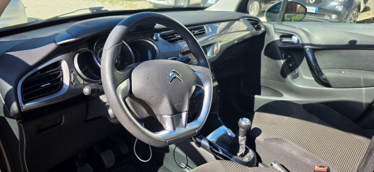 Citroen C3 1.4 HDi 70CV Exclusive (10)