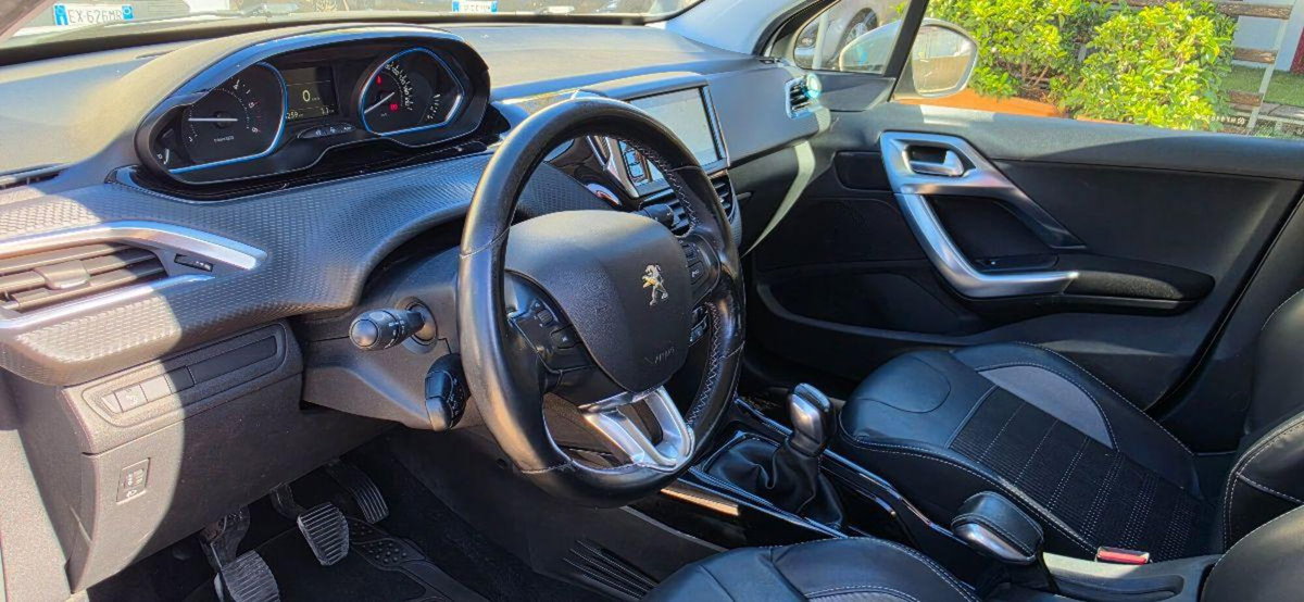 Peugeot 2008 100 Allure (10)