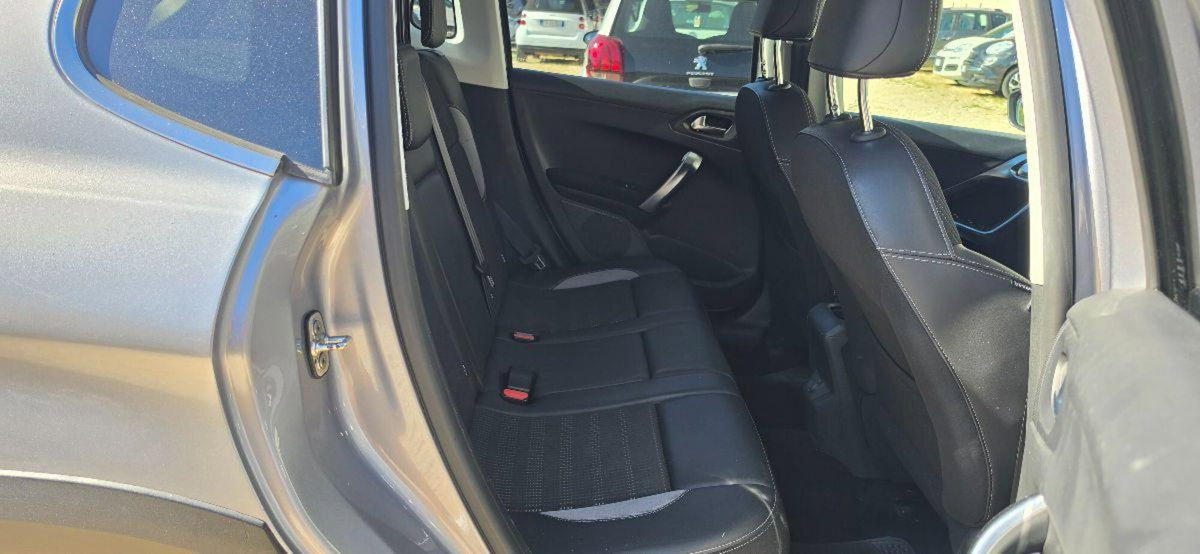 Peugeot 2008 100 Allure (16)