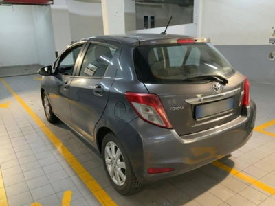 Toyota Yaris 1.0 5 porte Lounge (7)
