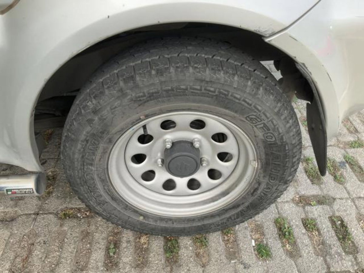 Suzuki Jimny 1.3i 16V cat 4WD JLX (13)