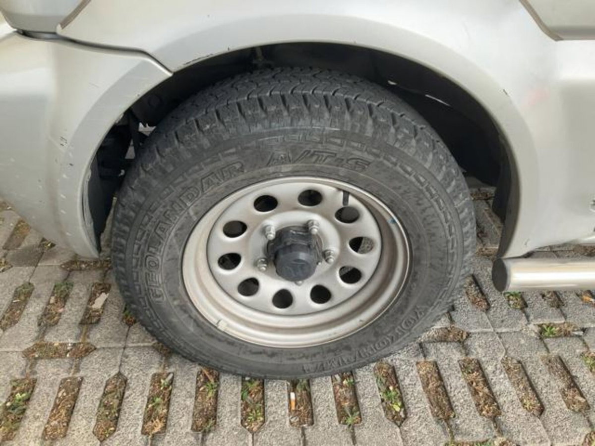 Suzuki Jimny 1.3i 16V cat 4WD JLX (3)