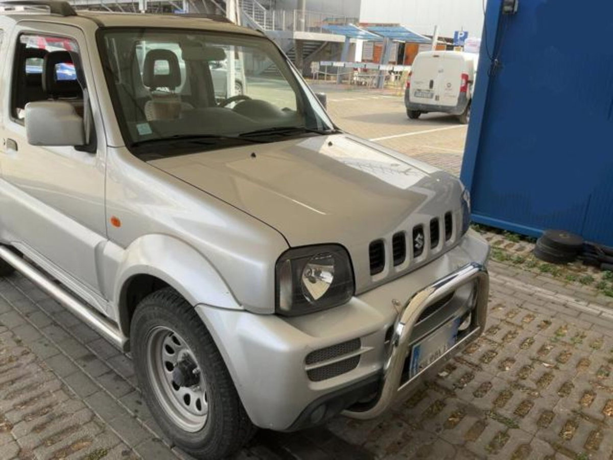 Suzuki Jimny 1.3i 16V cat 4WD JLX (6)