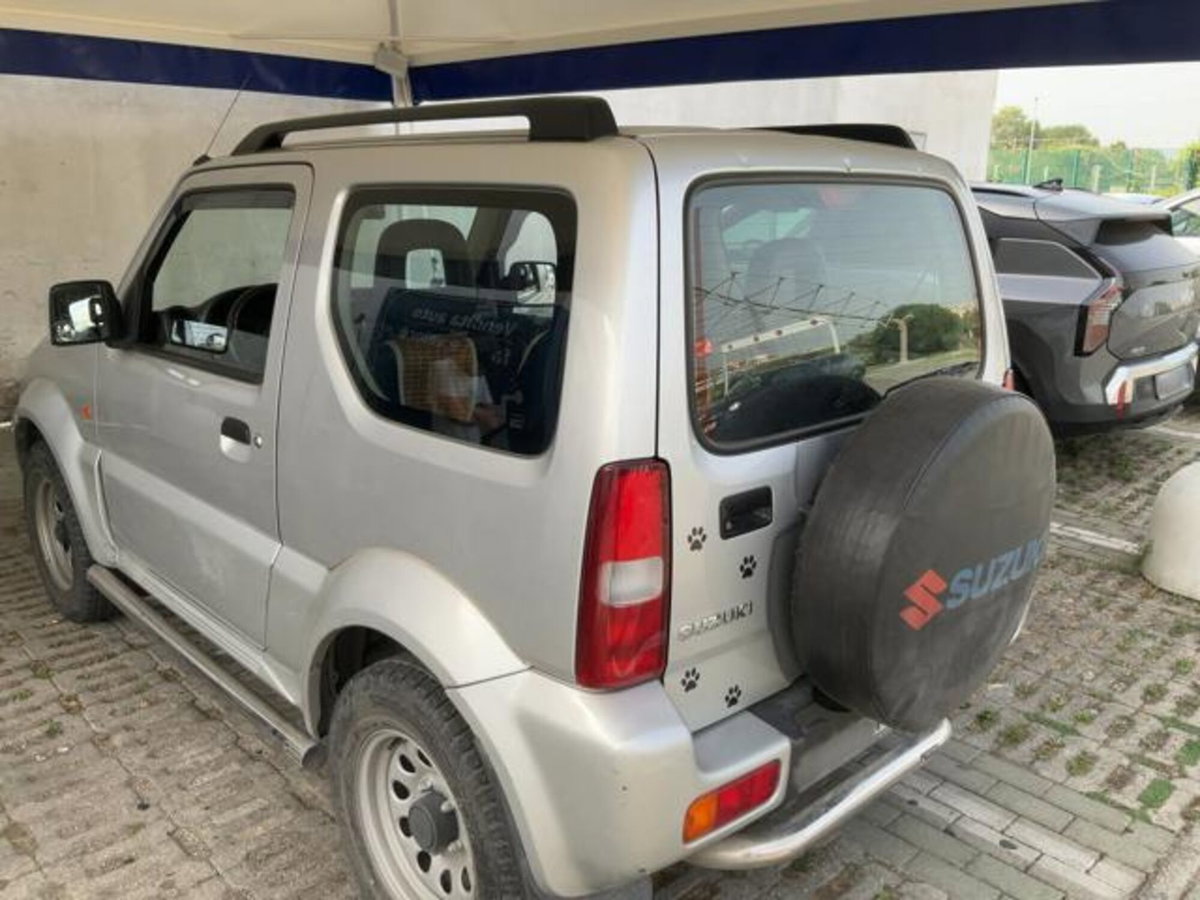 Suzuki Jimny 1.3i 16V cat 4WD JLX (9)