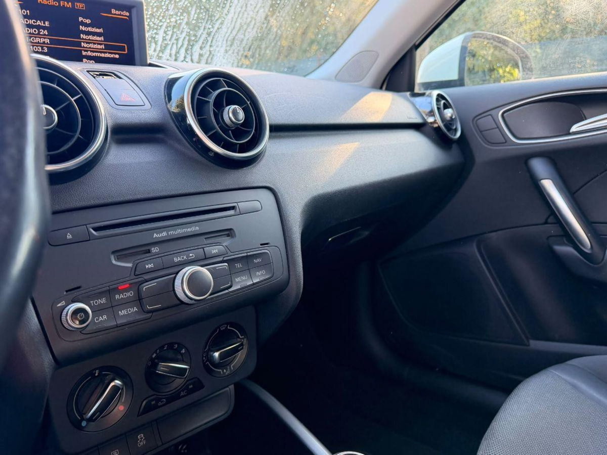 Audi A1 1.6 TDI 105 CV Ambition (12)
