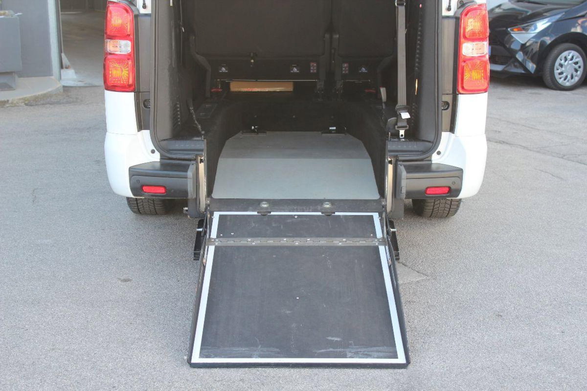 Toyota Proace Verso Verso 2.0D 150 CV L2 D Lounge (14)