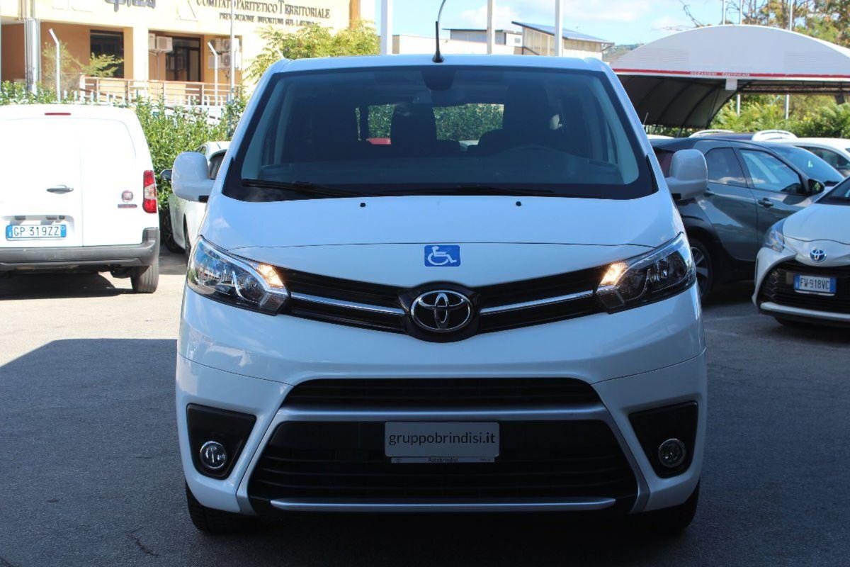 Toyota Proace Verso Verso 2.0D 150 CV L2 D Lounge (2)