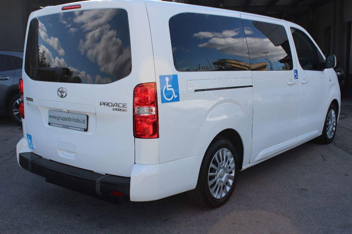 Toyota Proace Verso Verso 2.0D 150 CV L2 D Lounge (4)