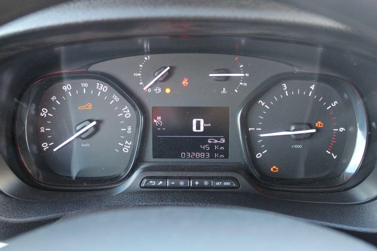 Toyota Proace Verso Verso 2.0D 150 CV L2 D Lounge (7)