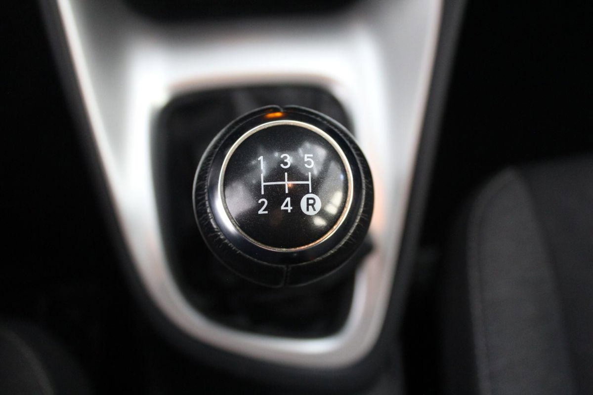 Toyota Yaris 1.0 5 porte Active (15)