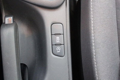 Toyota Yaris 1.0 5 porte Active (17)
