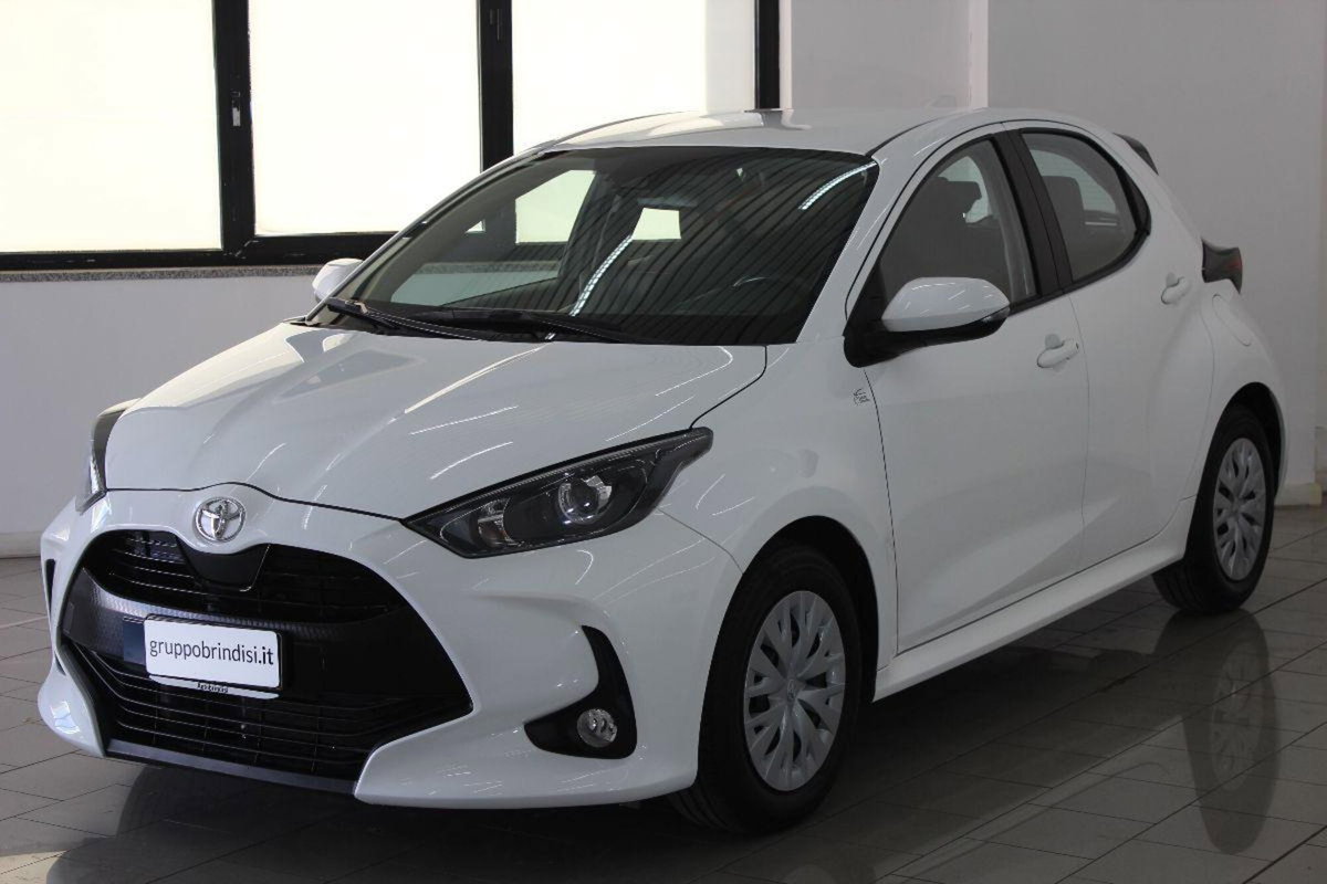 Toyota Yaris 1.0 5 porte Active (3)