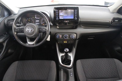 Toyota Yaris 1.0 5 porte Active (7)