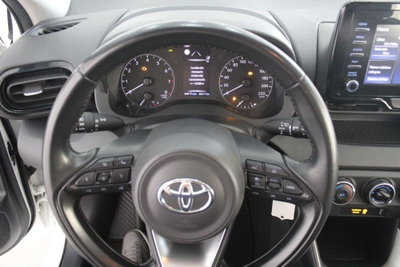 Toyota Yaris 1.0 5 porte Active (8)