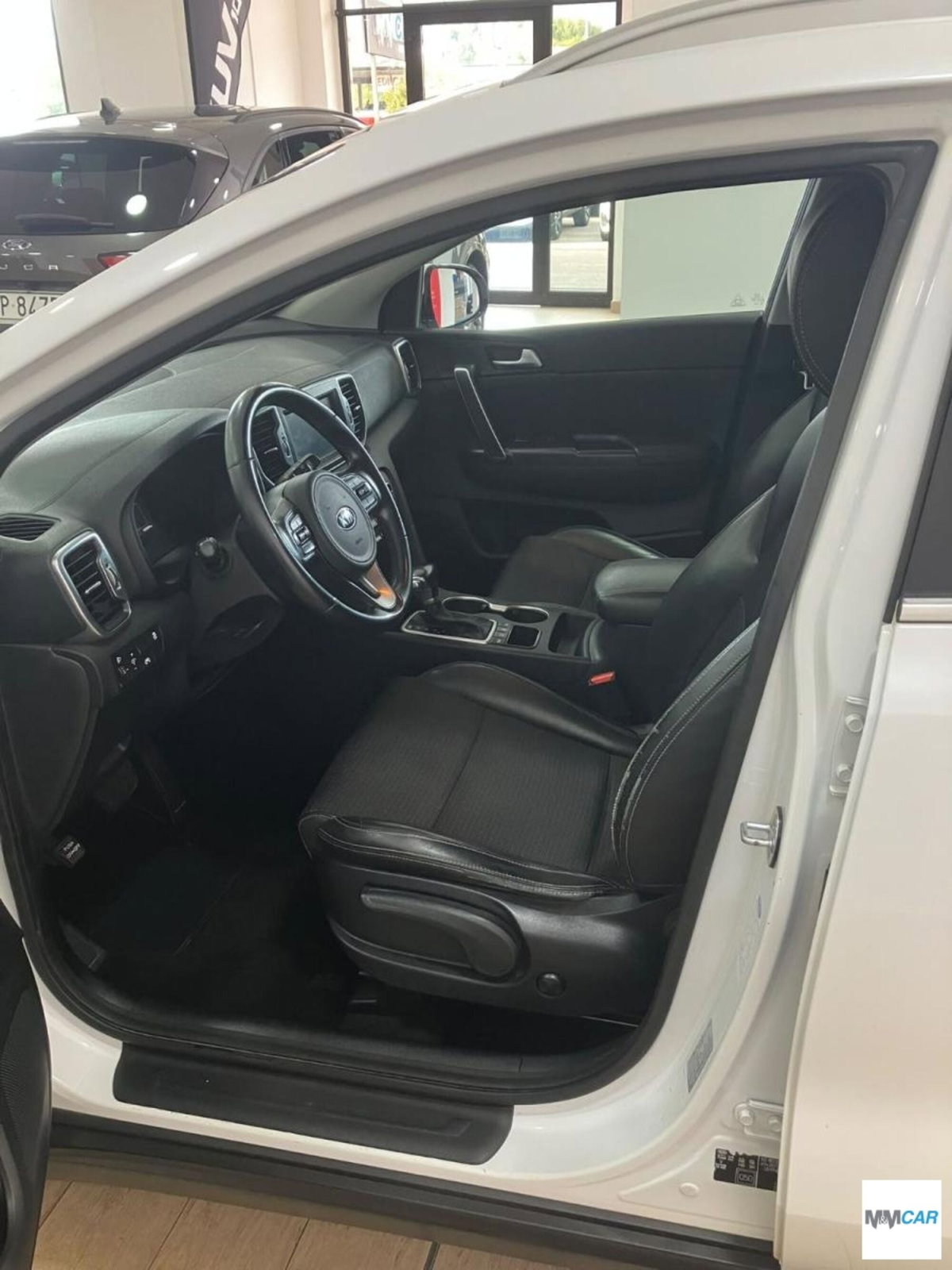 Kia Sportage 1.7 CRDI 141 CV DCT7 2WD Business Class (12)