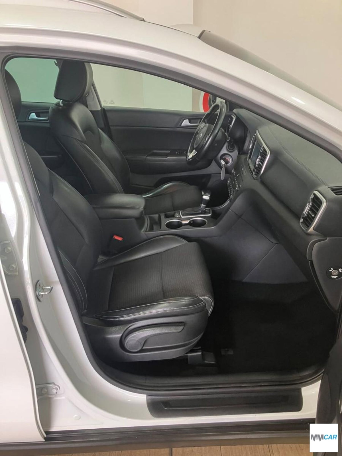 Kia Sportage 1.7 CRDI 141 CV DCT7 2WD Business Class (14)