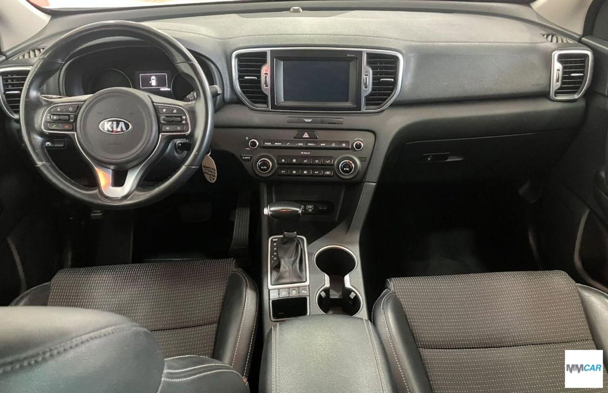 Kia Sportage 1.7 CRDI 141 CV DCT7 2WD Business Class (6)