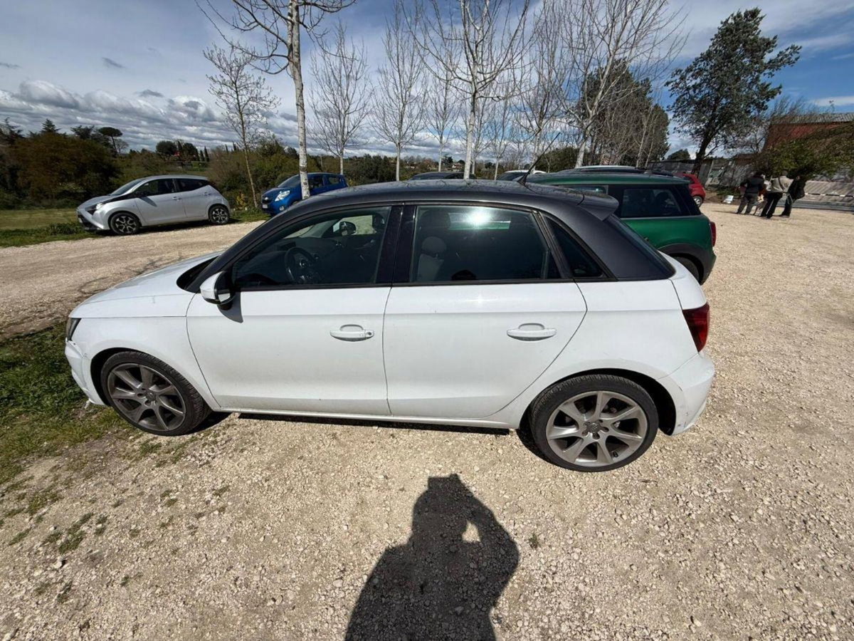 Audi A1 Sportback 1.4 TDI ultra Design (9)