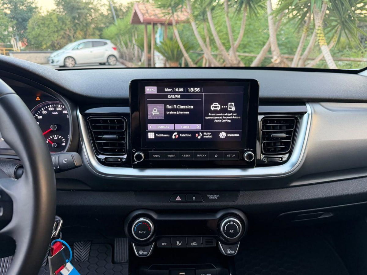 Kia Stonic 1.0 T-GDi 100 CV MHEV iMT GT Line (17)
