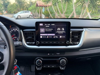 Kia Stonic 1.0 T-GDi 100 CV MHEV iMT GT Line (17)